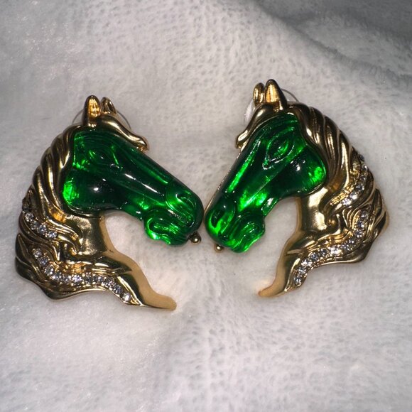 Vintage Gold Tone Emerald Green Glass Horse Head Statement Earrings Rhinestones - Picture 3 of 7